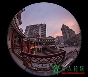 组照：逛街看建筑。