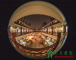 组照：逛街看建筑。