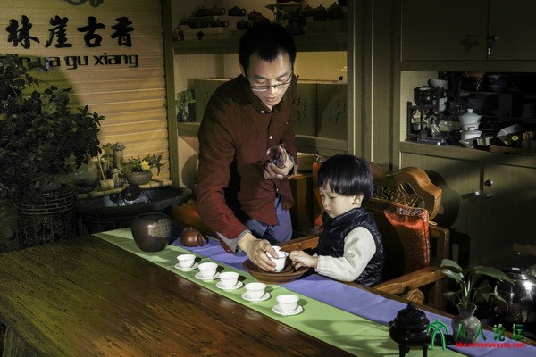 我和爸爸学茶艺（两岁半）