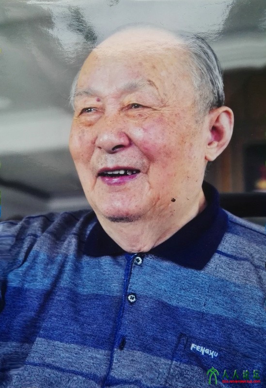 3、老年沈默君.jpg